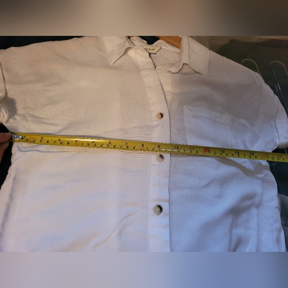 Sim & Sam ladies short sleeve blouse. Size small. - Picture 4 of 5